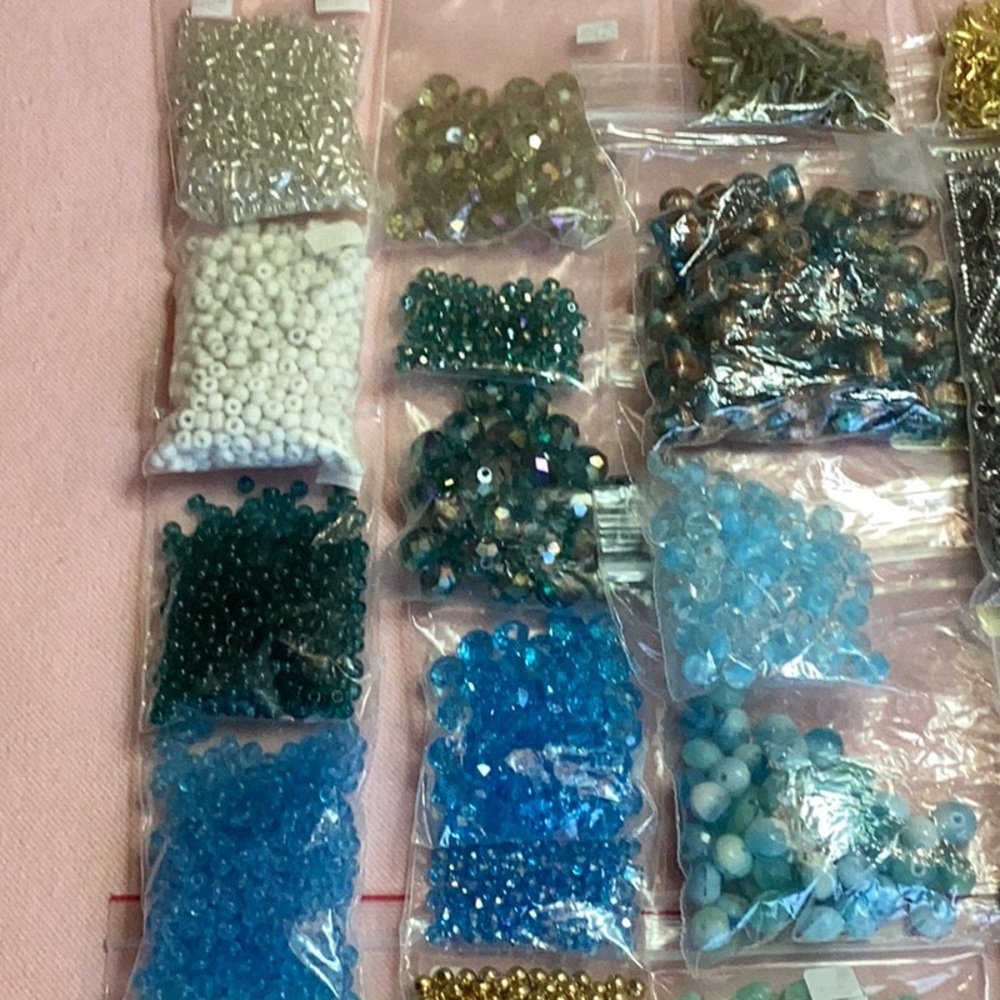 Lot #70 Jewelry Making Seed,Crystal, 
Spacers, Stone & Findings by Hundreds - Picture 2 of 11
